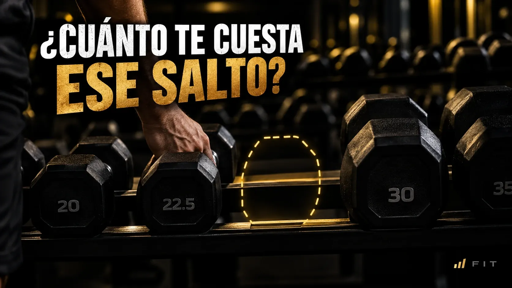 Una mano se detiene sobre una mancuerna en un rack de progresión, junto a un hueco marcado hacia la siguiente mancuerna, notablemente más pesada que el resto de la escalera.